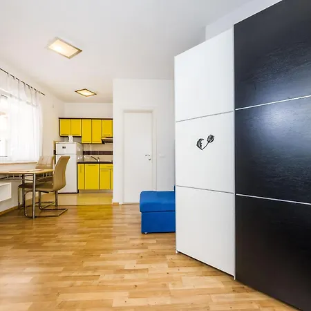 Apartment Apartments Villa Rotim