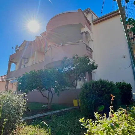 Apartments Villa Rotim *