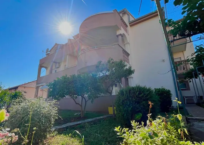 Apartments Villa Rotim *